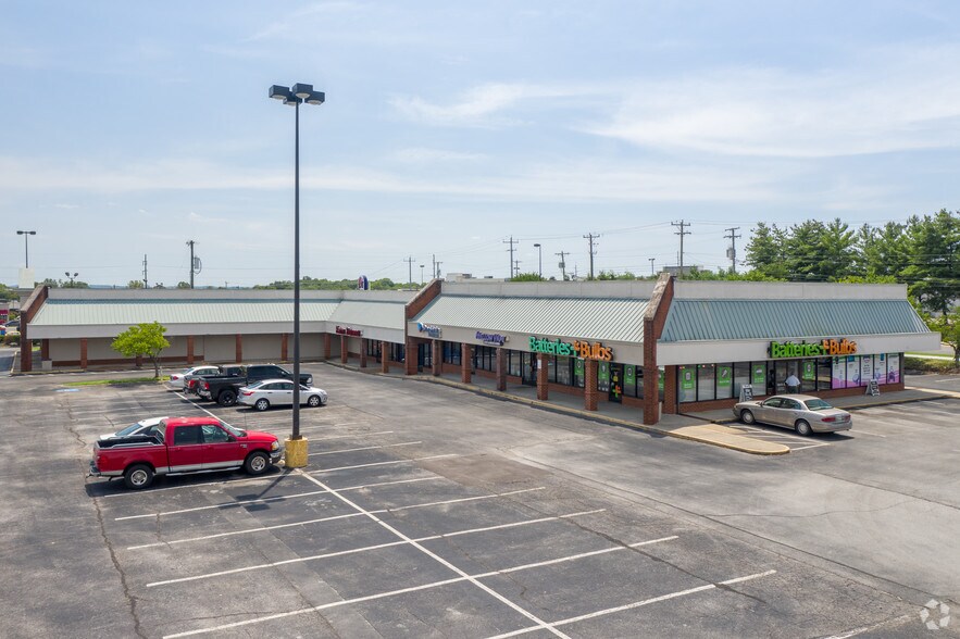 More Photos Of 2136-2196 Gallatin Pike N, Madison Storefront For Lease