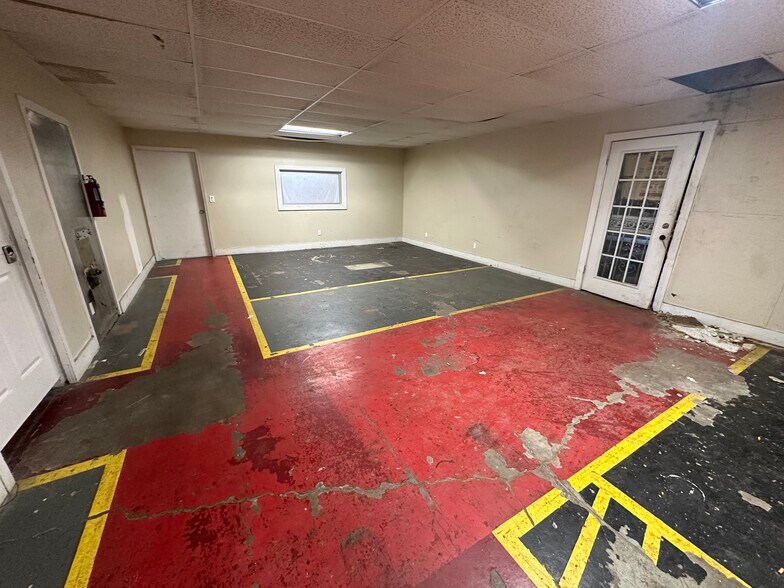 More Photos Of 2211 Windsor St, Chattanooga Service For Sale