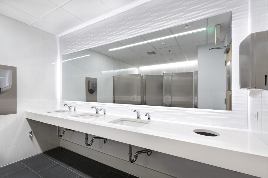 More Photos Of 274 Union Blvd, Lakewood Medical For Lease