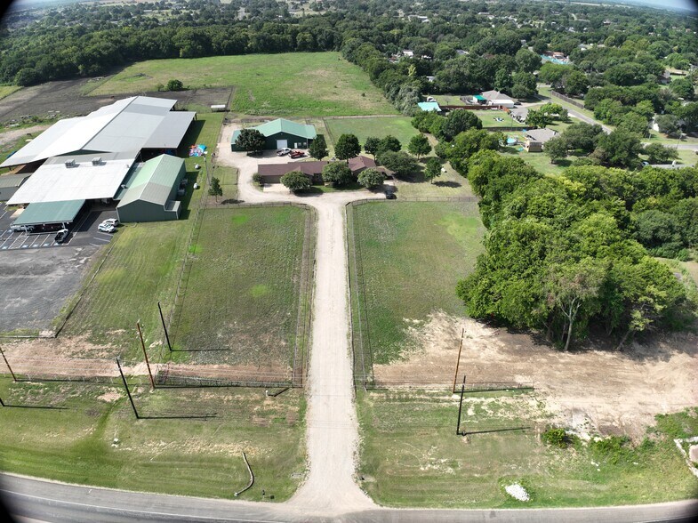 More Photos Of 1003 FM664 Ferris, TX, Red Oak Office For Sale