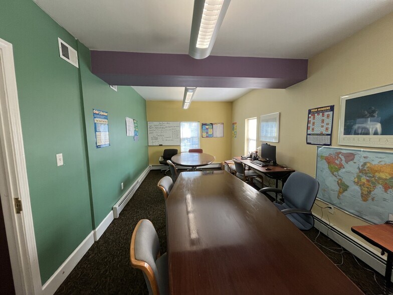More Photos Of 1443 Albany Ave, Hartford Office For Sale