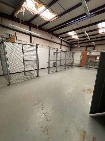 More Photos Of 2211 Louetta Rd, Spring Industrial For Sale