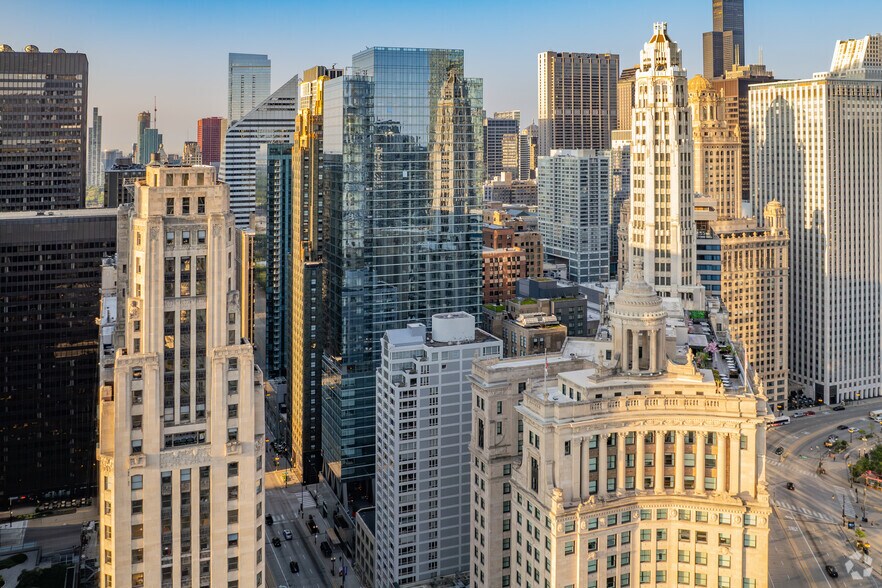 More Photos Of 300 N Michigan Ave, Chicago Apartments For Lease