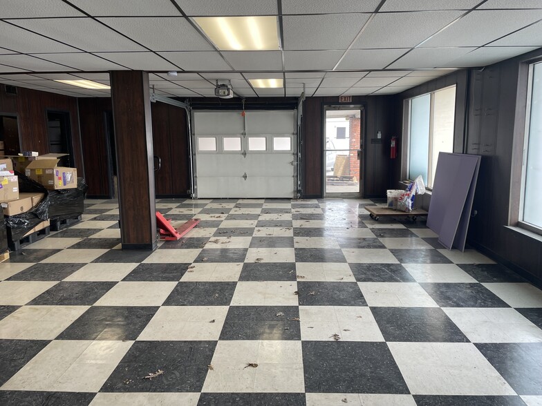 More Photos Of 1992 Mount Pleasant Rd, Greensburg Showroom For Sale