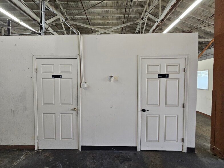 More Photos Of 3053 E 11th St, Los Angeles Industrial For Lease