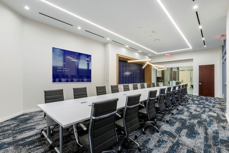 More Photos Of 1725 Duke St, Alexandria Office For Lease