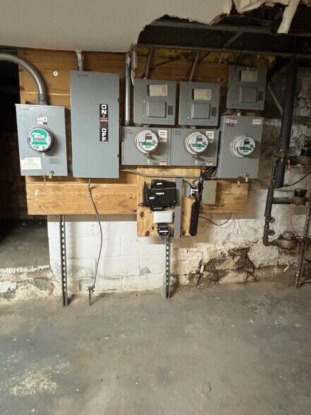 More Photos Of 322 Myrtle Ave, Brooklyn Storefront Retail Residential For Lease