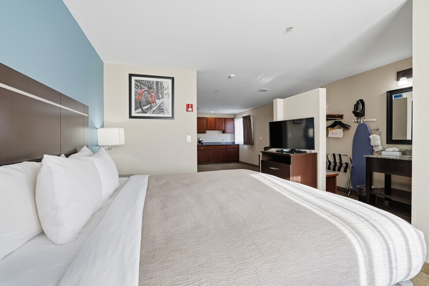 More Photos Of 1575 S Meridian Rd, Meridian Hotel For Sale