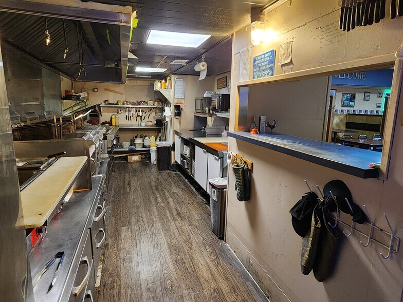 More Photos Of 604 W 7th St, Atlantic Storefront For Sale