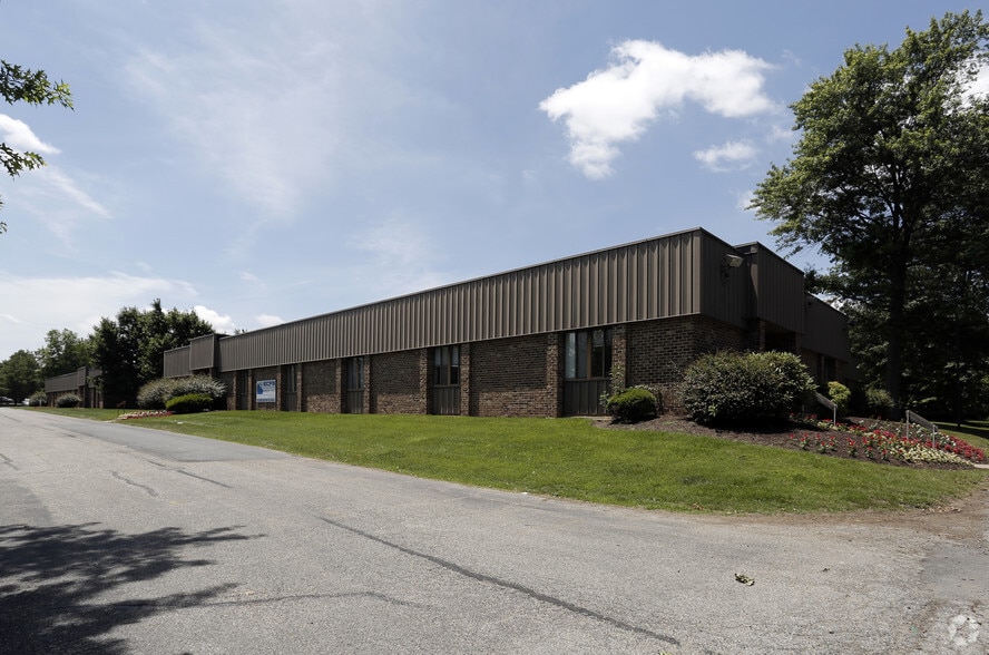 More Photos Of 19 Lukens Dr, New Castle Warehouse For Lease