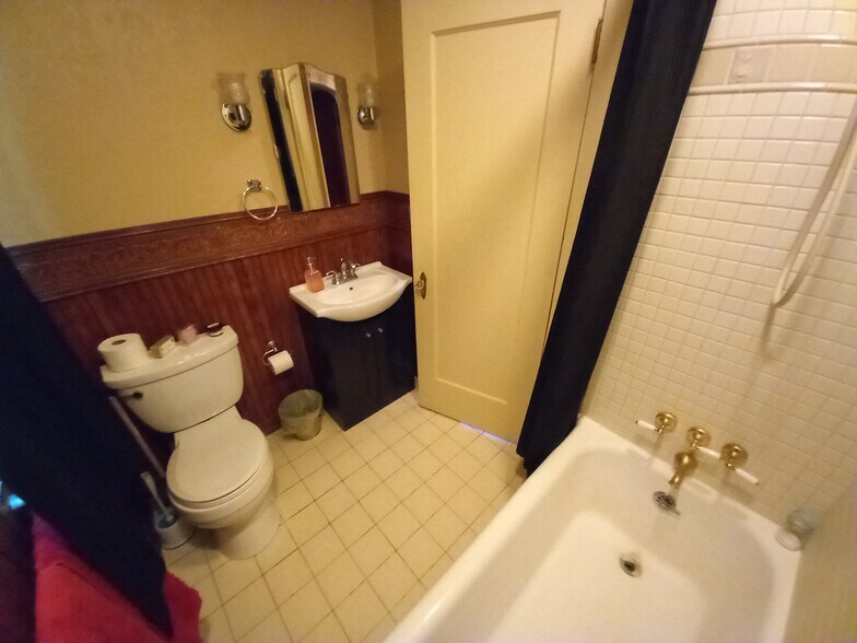 More Photos Of 900 N Burford Ave, Watonga Specialty For Sale