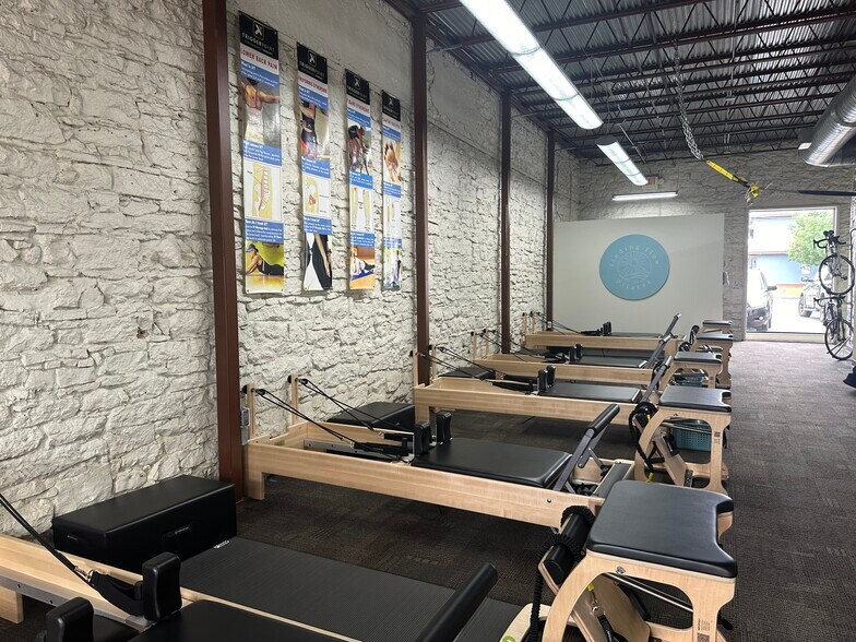 More Photos Of 102 E Main Ave, Round Rock Storefront Retail Office For Sale