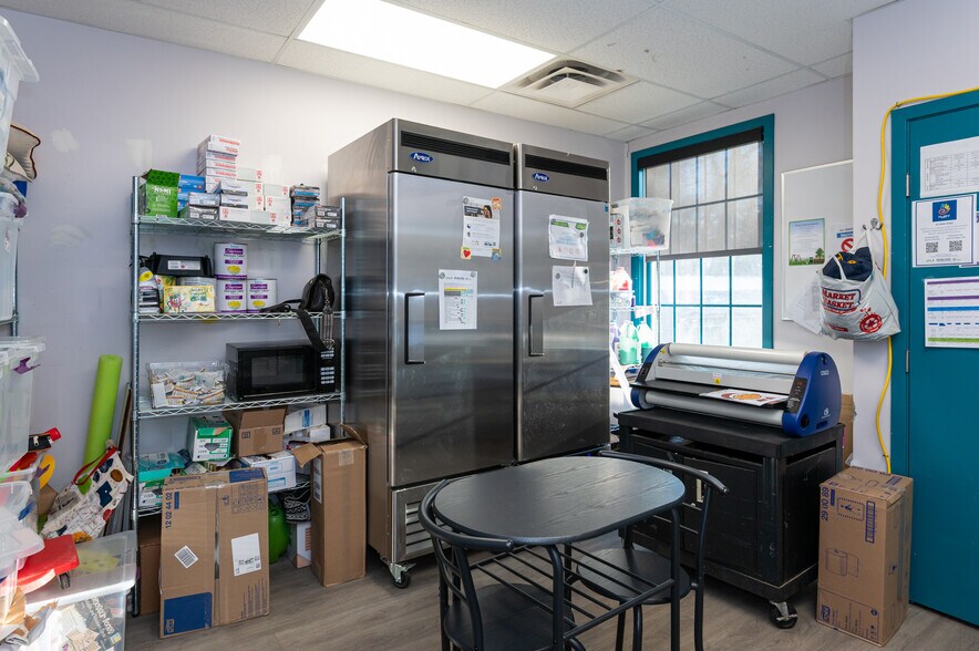 More Photos Of 36 Sparhawk St, Amesbury Daycare Center For Sale