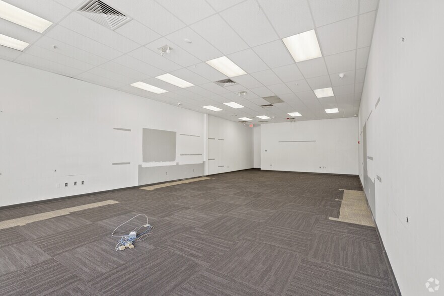 More Photos Of 950 Wolcott St, Waterbury Unknown For Sale