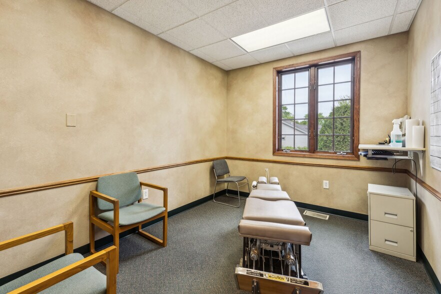More Photos Of 952 S Park Ave, Fond Du Lac Medical For Sale