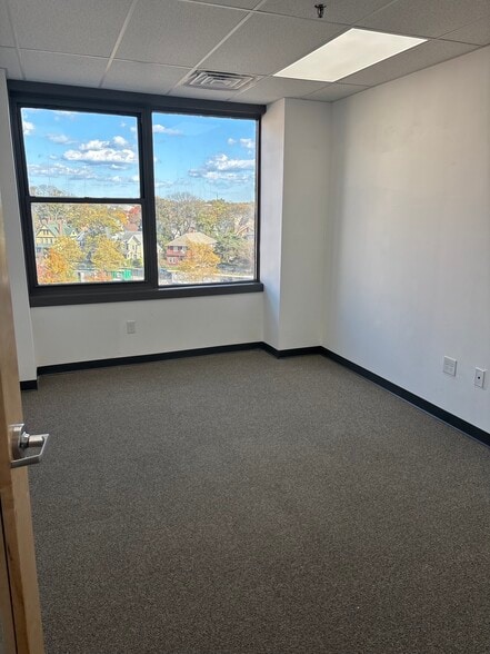 More Photos Of 1515 Hancock St, Quincy Office For Lease