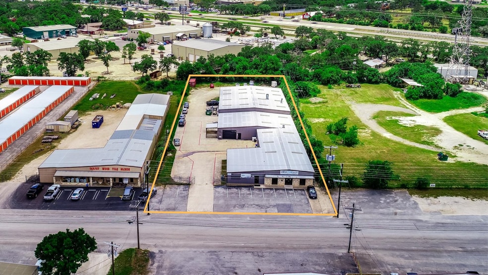 More Photos Of 124 Industrial Dr, Boerne Service For Lease
