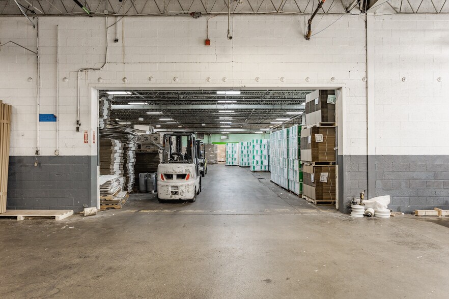 More Photos Of 1825 W 18th St, Anderson Warehouse For Sale