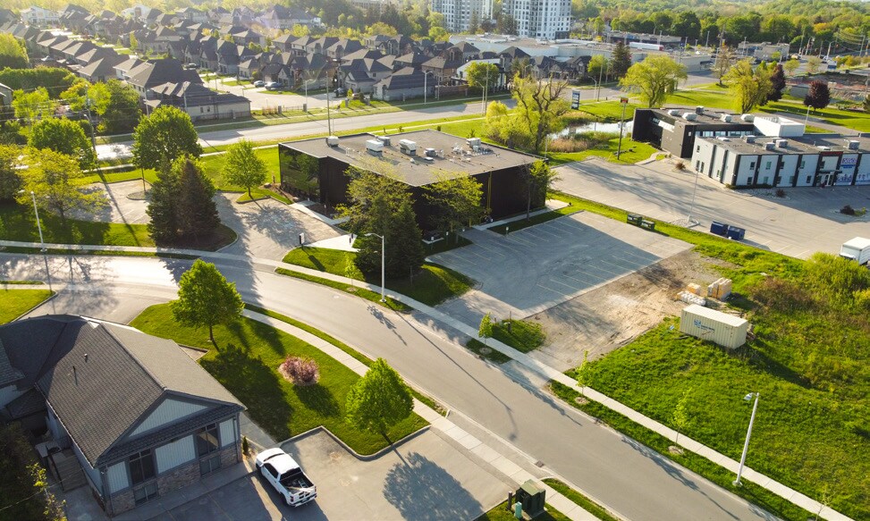 More Photos Of 850 Medway Park Dr, London Office For Lease