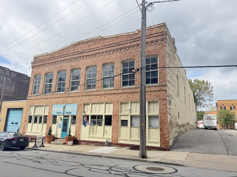 More Photos Of 20 S Ontario St, Toledo Office For Sale