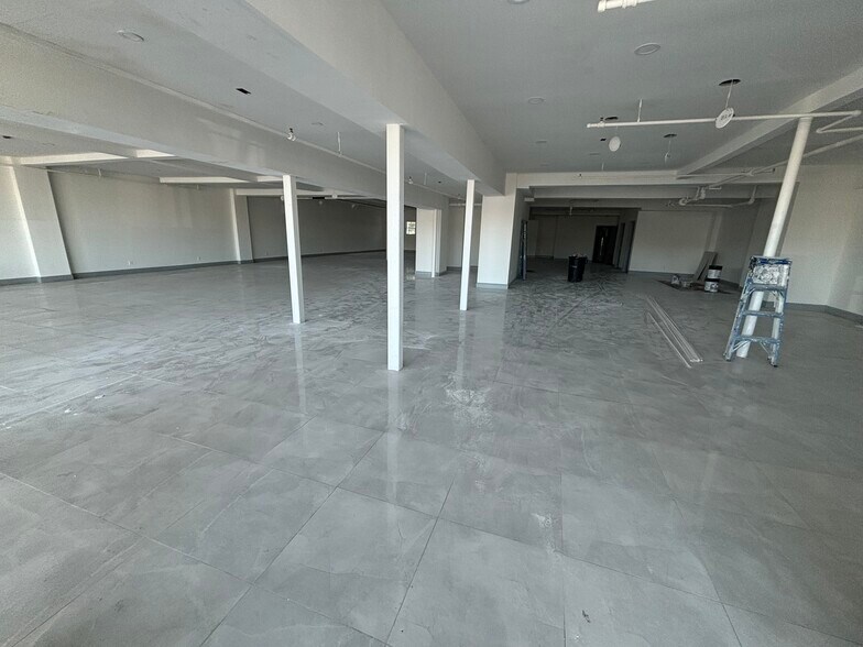 More Photos Of 118-120 Shore Rd, Port Washington Storefront For Lease