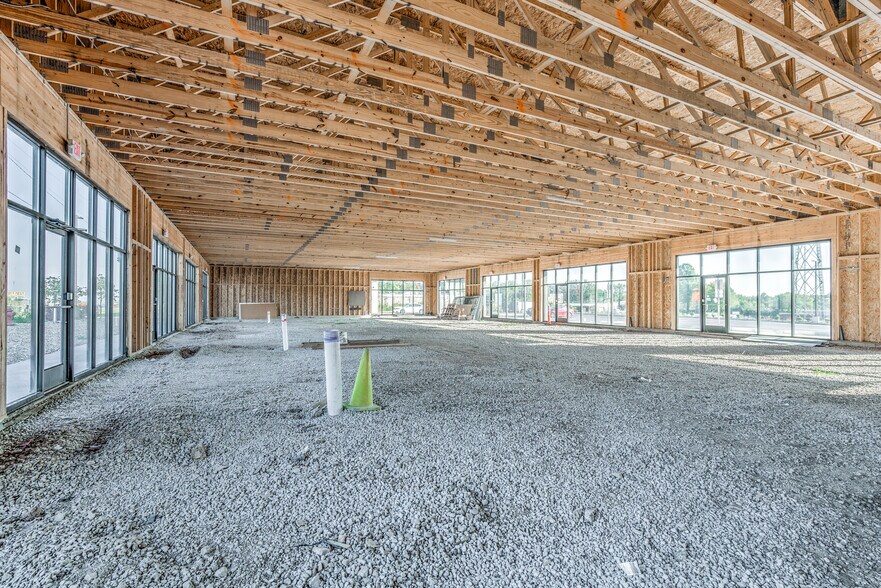 More Photos Of 1560 Veterans Memorial Pkwy, Saint Charles Unknown For Lease