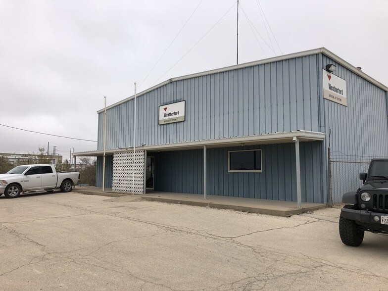 More Photos Of 3310 NW Loop 338, Odessa Warehouse For Lease