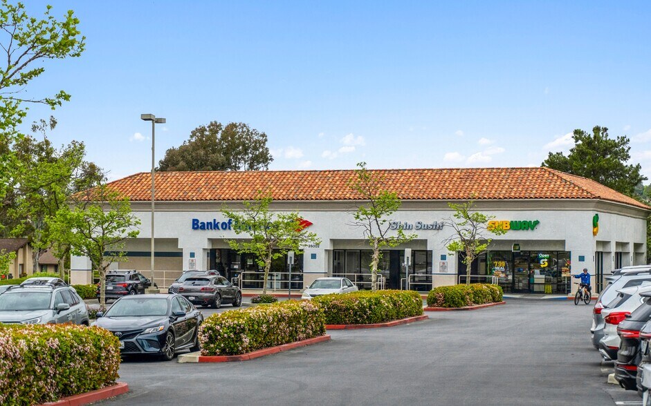 More Photos Of Oso Pky @ Marguerite Pky, Mission Viejo Unknown For Lease