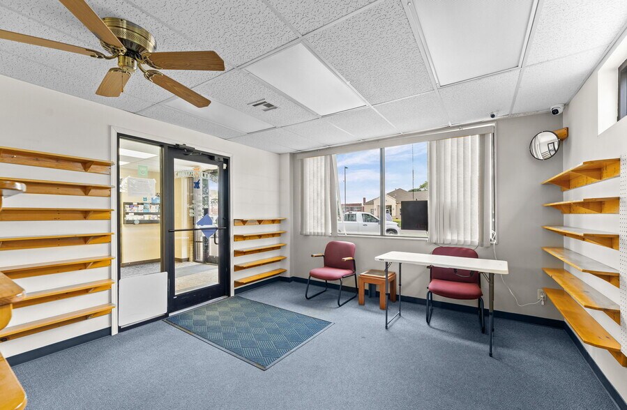 More Photos Of 202 S 9th St, Humboldt General Retail For Sale