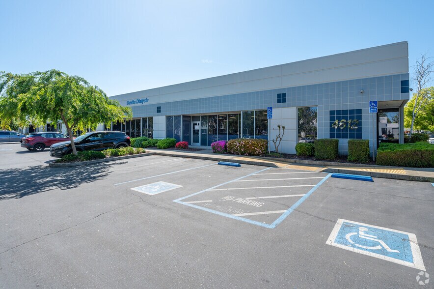 More Photos Of 4612 Roseville Rd, North Highlands Flex For Lease