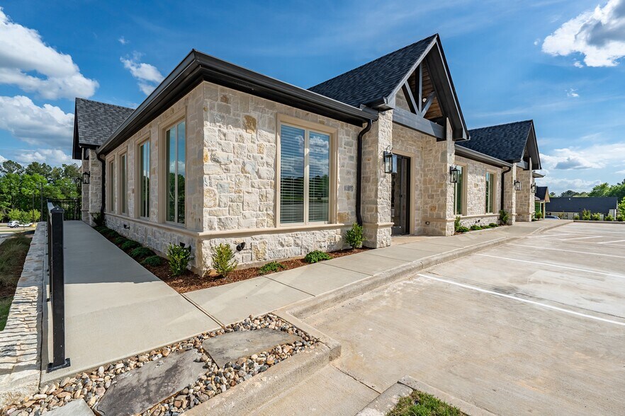 More Photos Of 7196 Crosswater Ave, Tyler Medical For Lease