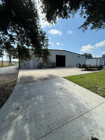 More Photos Of 2540 Leroy Stevens Rd, Mobile Light Manufacturing For Lease