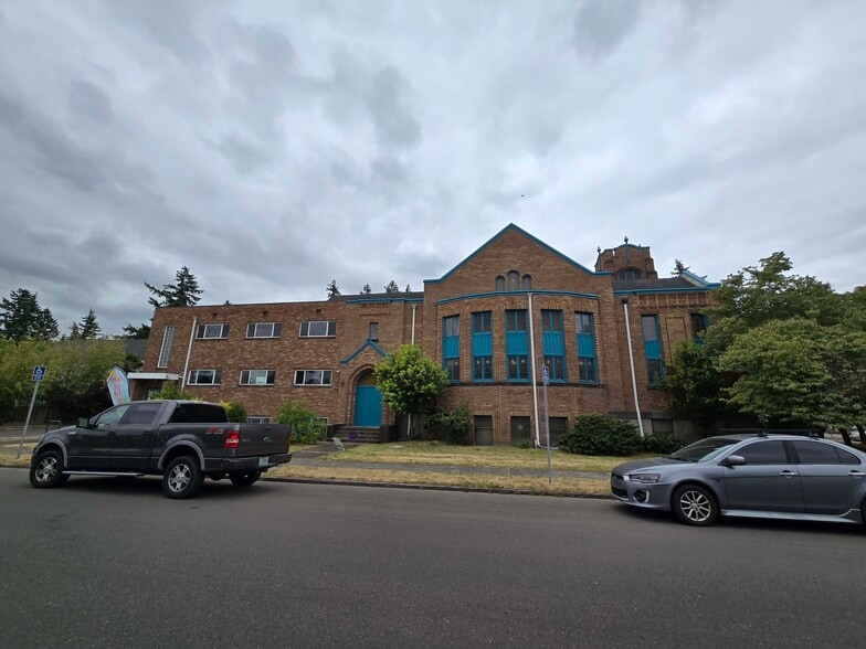 More Photos Of 5512 SE 73rd Ave, Portland Religious Facility For Sale
