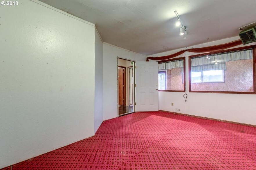 More Photos Of 39618 NE 216th Ave, Amboy Freestanding For Sale