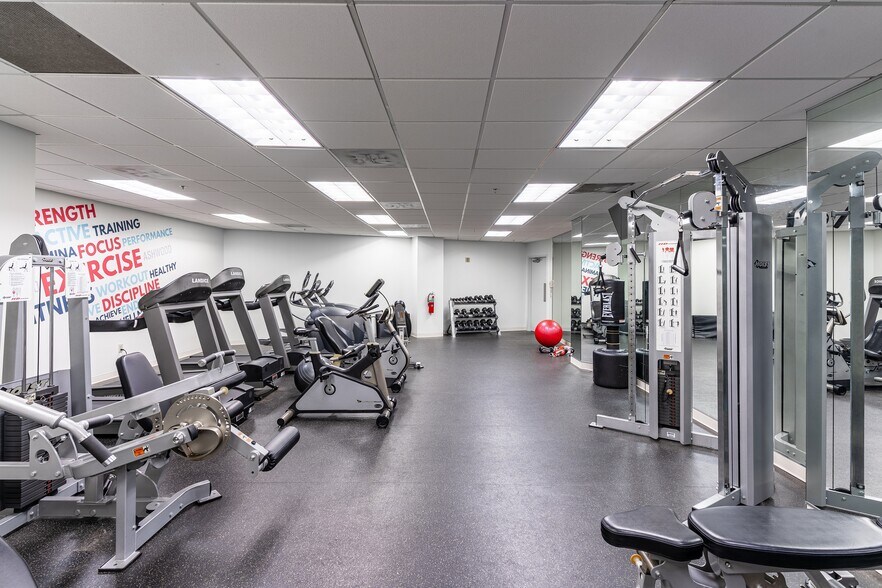 More Photos Of 1200 Ashwood Pky, Atlanta Office For Sale