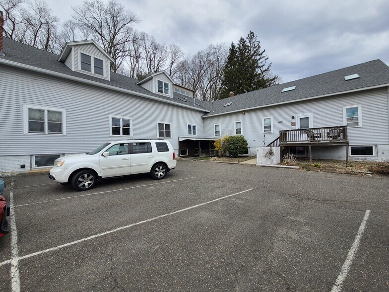 More Photos Of 131 Main St, Hatfield Loft Creative Space For Lease