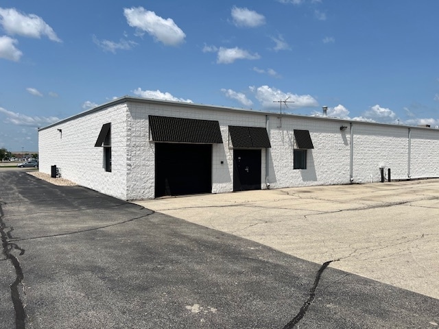 More Photos Of 920 N Westhill Blvd, Appleton Freestanding For Lease