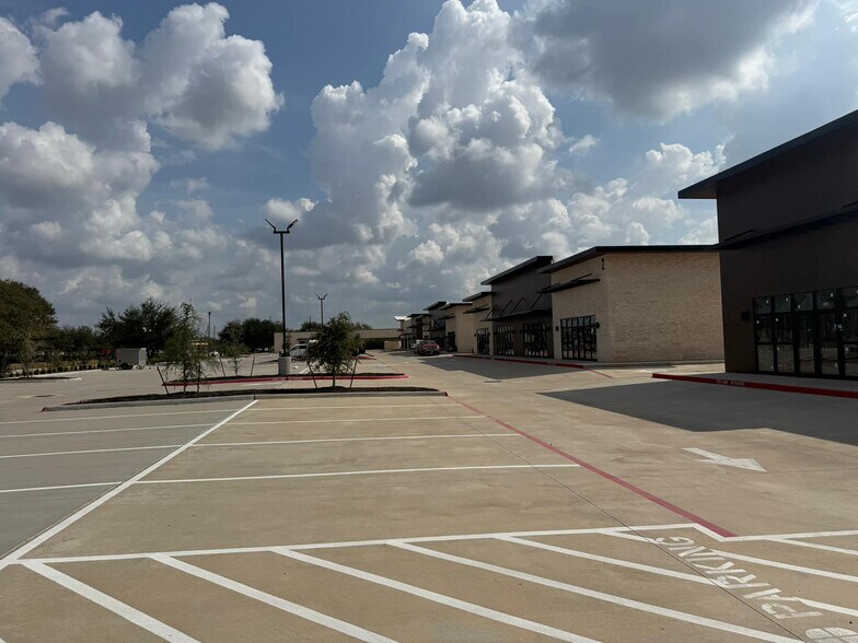 More Photos Of 735 Plantation Dr. Dr, Richmond General Retail For Lease