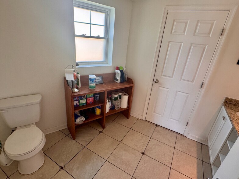More Photos Of 4611 Ewell Rd, Fredericksburg Auto Dealership For Sale