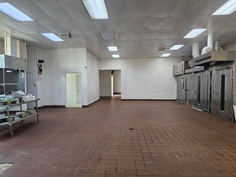 More Photos Of 3046 Fletcher Dr, Los Angeles Food Processing For Lease