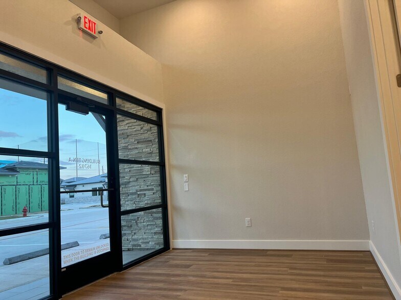 More Photos Of 16702 House Hahl Rd, Cypress Medical For Lease