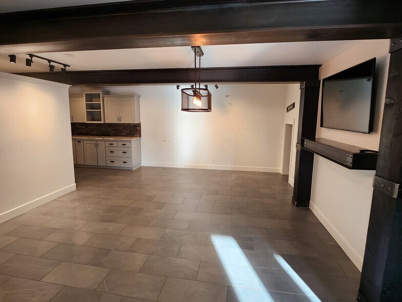 More Photos Of 10157 N Taryne St, Hayden Warehouse For Lease