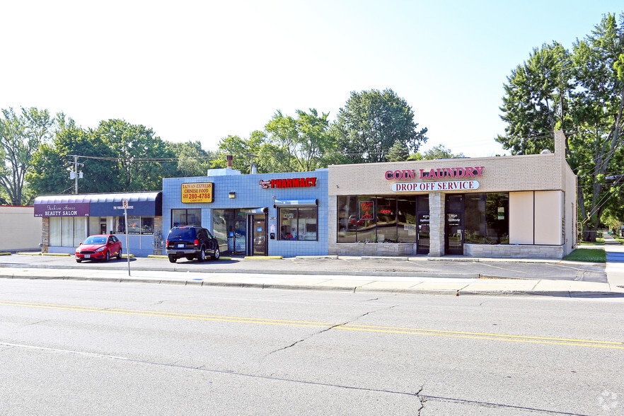 More Photos Of 4113-4121 W 13 Mile Rd, Royal Oak Unknown For Lease