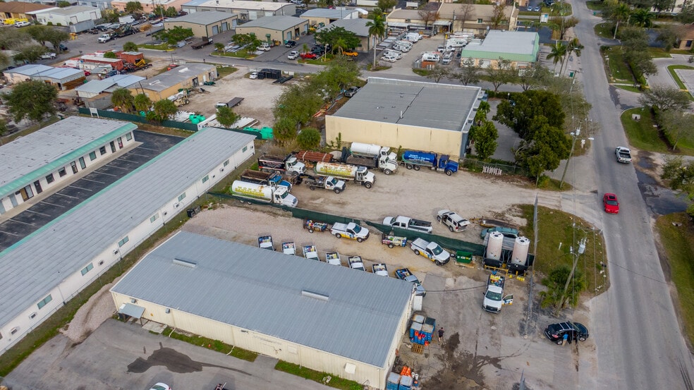 More Photos Of 1875 Seward Ave, Naples Manufacturing For Sale