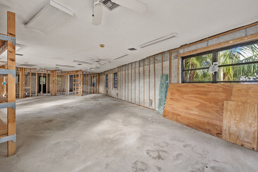 More Photos Of , Sanibel General Retail For Sale