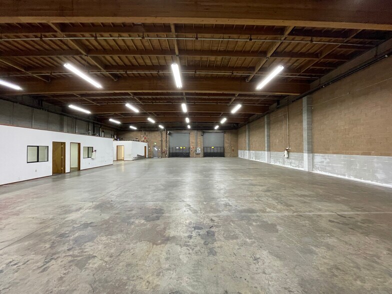 More Photos Of 1305 Carroll Ave, San Francisco Warehouse For Sale