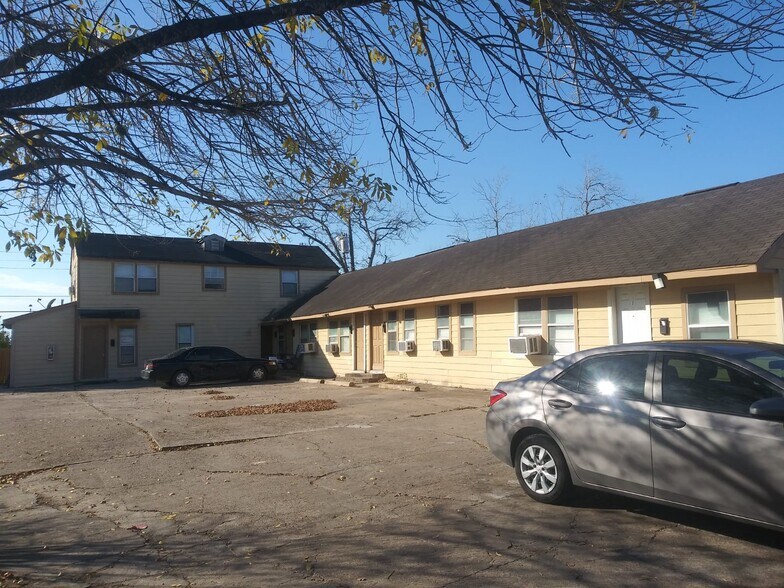 More Photos Of 1026 Miles St, Rosenberg Apartments For Sale
