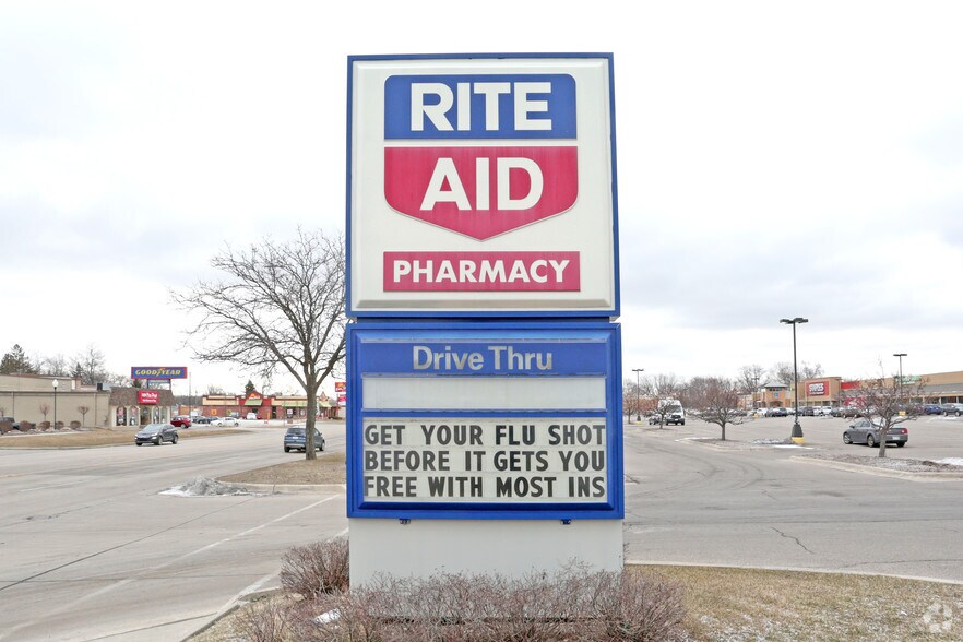 More Photos Of 1301 W 14 Mile Rd, Clawson Freestanding For Lease