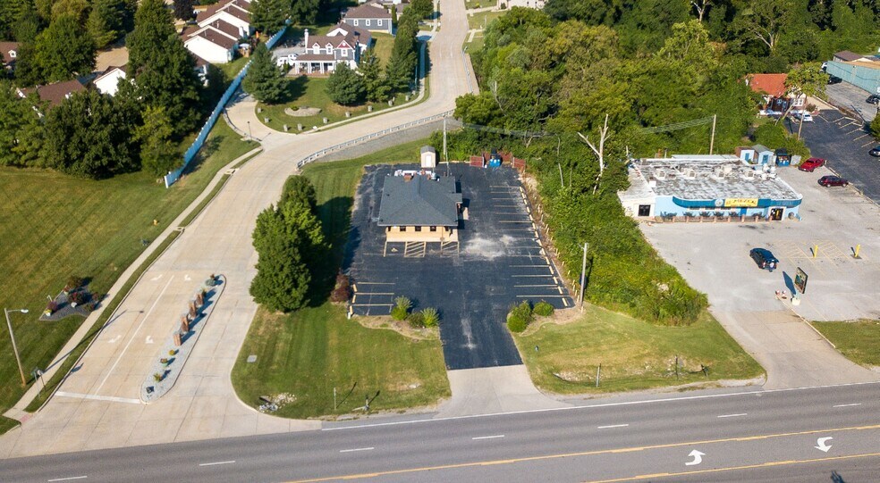 More Photos Of 3030 Godfrey Rd, Godfrey Restaurant For Lease
