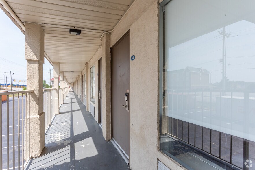 More Photos Of 3030 N Roberts Ave, Lumberton Hotel For Sale